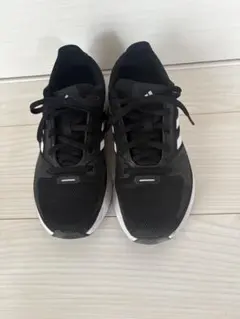 adidas ランニングシューズ ブラック/ホワイト　　23.5