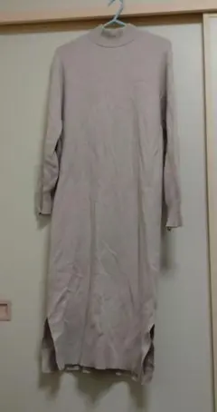 GU ロングニットワンピース 長袖 ライトベージュ