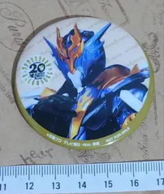 小鷹賢政 仮面ライダーノクス 缶バッジ 仮面ライダーストア - メルカリ