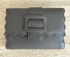 CHARLES & KEITH ブラウン スカラップエッジ 三つ折り財布