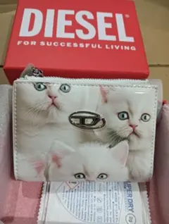 DIESEL ディーゼル 折り財布 ホワイト 猫のサムネイル