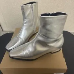 シルバー ジッパー付き ブーティ　MENUE Mサイズ