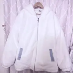 ホワイト サラサラモフモフ フード付きジャケット - メルカリ