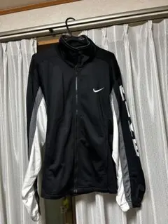 NIKE フルジップジャケット ブラック/ホワイト