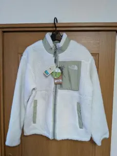 ザノースフェイス　プレイグリーンリバーシブルフリースジャケット韓国限定 （両目）