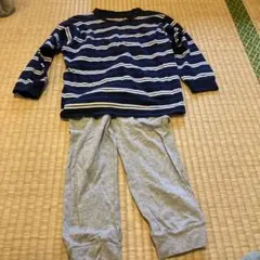 ユニクロ　パジャマ　110 紺ボーダー