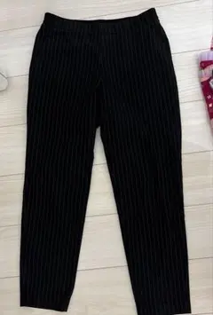 UNIQLO ストライプ柄 パンツ ブラック M オフィスカジュアル