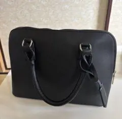 黒い合成皮革ハンドバッグ