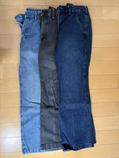 GU メンズ デニムパンツ フレア　3色セット Sサイズ　ウエスト72cmのサムネイル