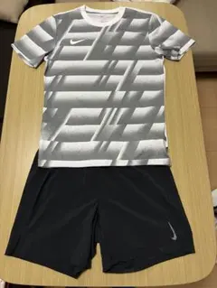 NIKE スポーツウェア 上下セット　mサイズ