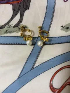 イヤリング　ゴールド パール 風