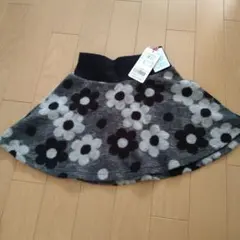 ケーピー　新品タグ付き　モノクロ　マリメッコ風 スカート 110サイズ