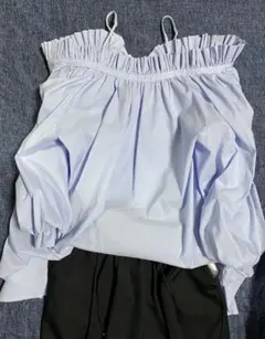 styling/ オフショルダーブラウス　ブルーのサムネイル