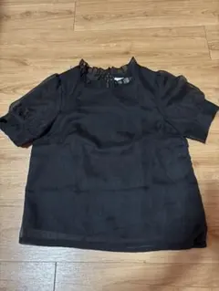 tocco 黒の半袖ブラウス