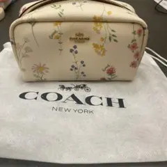 COACH 花柄ポーチ
