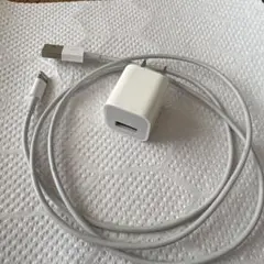 Apple 5W USB電源アダプタとLightningケーブル