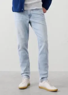 新品同様 BANANA REPUBLIC アスレチックトラベルジーン 32/30のサムネイル