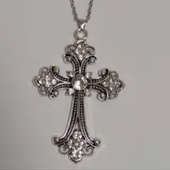【匿名配送】十字架　ホワイト　ラインストーン　シルバーネックレス
