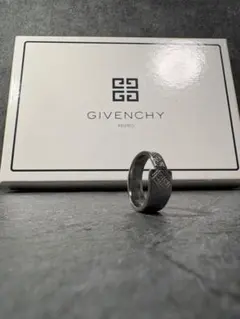 Givenchyリング25号前後