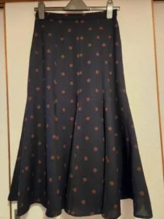 【美品】　ナチュラルビューティーベーシック　ロングスカート 水玉　濃紺