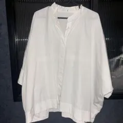 +J／UNIQLO／白シャツ