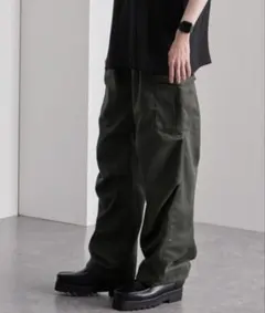 タックワイドストレートミリタリーカーゴパンツのサムネイル