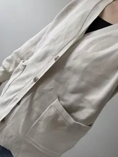 クリーム色 Vネック カーディガン