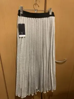 タグ付き　ラメ プリーツスカート ロング丈のサムネイル