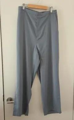 ユニクロ グリーン系 サテンワイドストレートパンツ XL