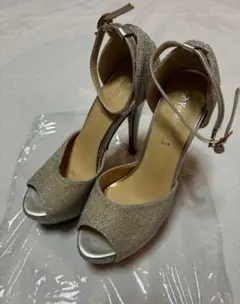 シルバーオープントゥハイヒール