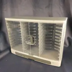 任天堂 Super Famicom game case, holds 30 games.