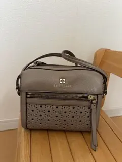 Kate Spade ショルダーバッグ グレージュ パンチングのサムネイル