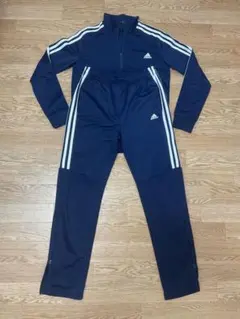 adidas子供用ジャージ上下セットアップ（紺色、サイズ160）