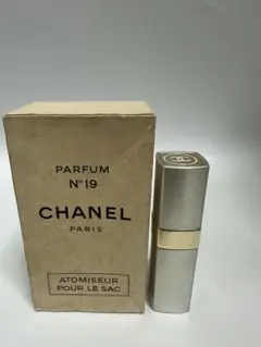 CHANEL N°19 PARFUM ATOMISEURのサムネイル