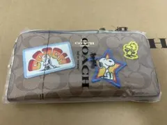 新品・未使用コーチCOACH スヌーピー刺繍 長財布のサムネイル