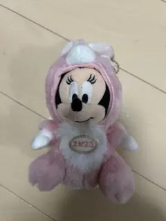 ディズニー　ミニー　2023年　うさぎ　キーホルダー　バッジ