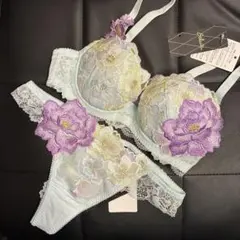 Item thumbnail for item 3111d417-e1a6-457c-8592-11f938e23ee8