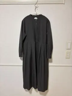 新品　フロントピンタックワンピース