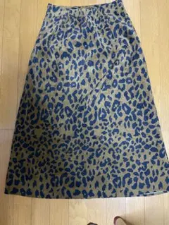 ヒョウ柄フレアスカート ベージュ ネイビー