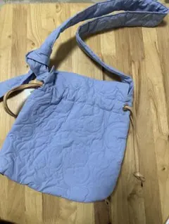 ライトブルー キルティング ショルダーバッグ