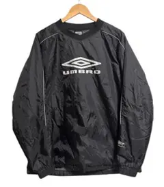 ★UMBRO プロトレーニング ピステ ウィンドブレーカー シャツ O-XO 黒