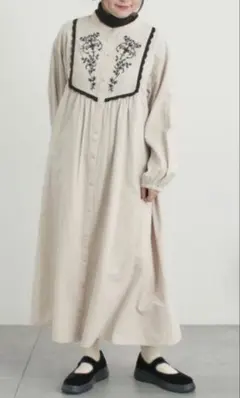 サマンサモスモス＊切替配色刺繍ワンピース