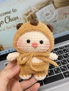 ハンドメイドパンダとカピバラに変身したぶたちゃんのあみぐるみ