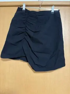 【韓国】黒　ラッフルデザインタイトスカート