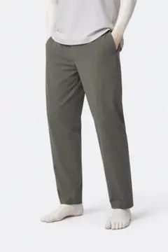 新品 値下げ ユニクロ ウルトラストレッチアクティブテーパードパンツ Lサイズ