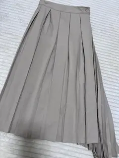 韓国　ベージュ プリーツロングスカートのサムネイル