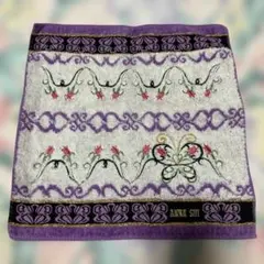 ANNA SUI 蝶と花の刺繍タオルハンカチ一辺25.5cm紫