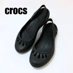 【美品】crocs マリンディ W8 ブラック サンダル 24cmのサムネイル