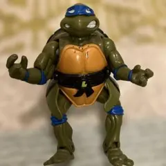 ミュータンタートルズ　レオナルド　変身フィギュア