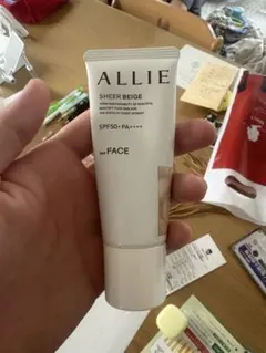 ALLIE シアーベージュ 化粧下地 SPF50+のサムネイル